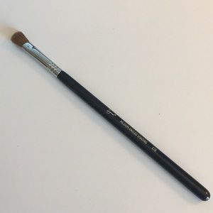 ‼️Sale‼️Sigma Medium Angled Eye Shading Brush -E70
